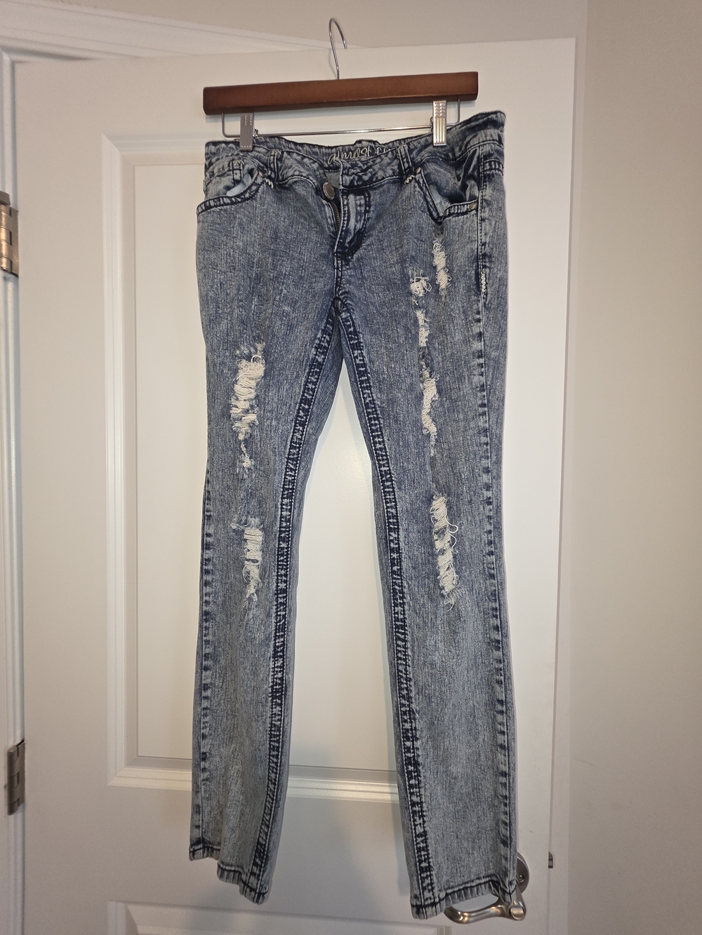 Women’s Distressed Medium Wash Blue Jeans